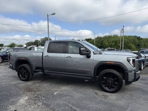 Used 2024 GMC Sierra 2500 AT4 w/ AT4 Premium Plus Package AWD/4WD image 6