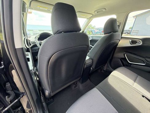 Used 2022 Kia Soul LX FWD image 15