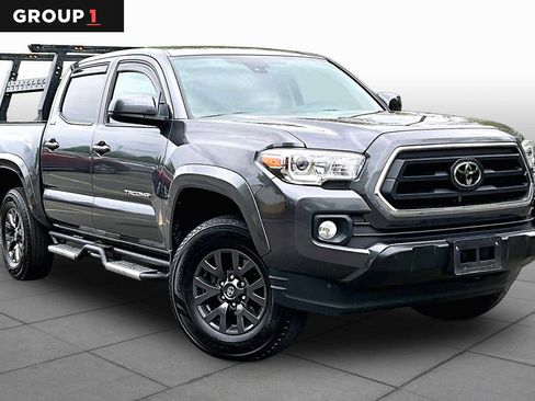 Certified 2022 Toyota Tacoma SR5 AWD/4WD image 3