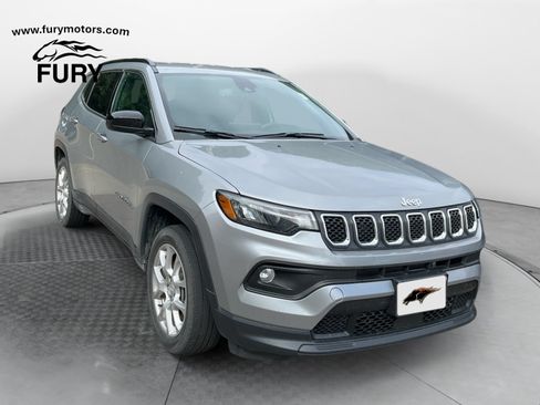 Used 2023 Jeep Compass Latitude AWD/4WD image 15