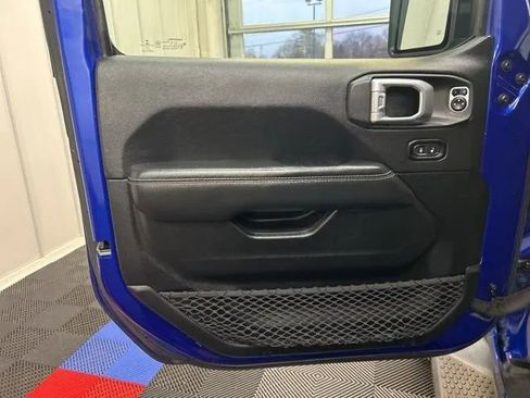 Used 2020 Jeep Wrangler Unlimited Sahara w/ Uconnect 4C Nav & Sound Group image 8