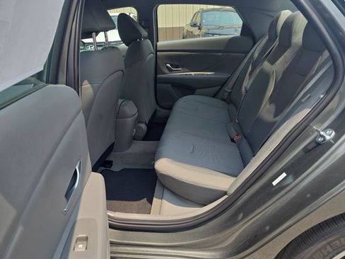 New 2026 Hyundai Elantra SE FWD image 14
