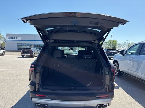 New 2026 Chevrolet Traverse LT w/ Sun and Wheel Package FWD image 7