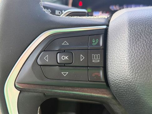 Used 2024 Jeep Grand Cherokee Limited image 23