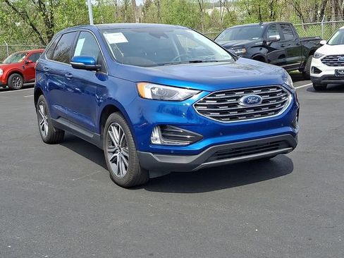 Certified 2024 Ford Edge Titanium AWD/4WD image 2