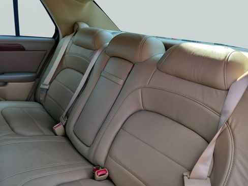 Used 2005 Cadillac De Ville w/ Deville Premium Package FWD image 32