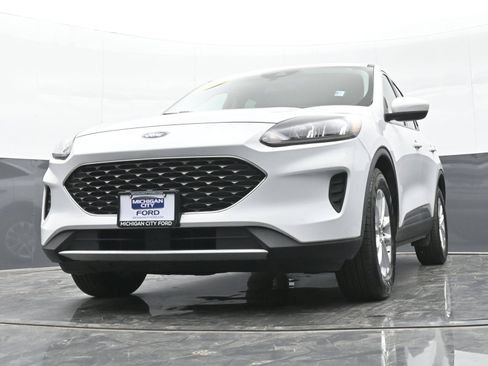 Used 2021 Ford Escape SE w/ Convenience Package FWD image 39