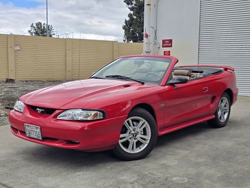 Used 1997 Ford Mustang GT RWD image 3