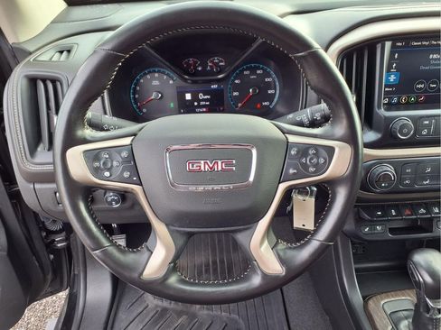 Certified 2022 GMC Canyon Denali w/ Denali Black Edition Package AWD/4WD image 9