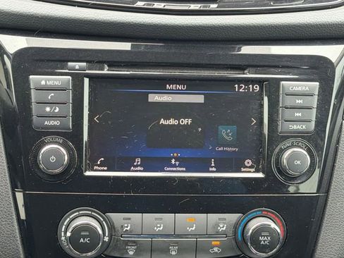 Used 2021 Nissan Rogue Sport S image 14