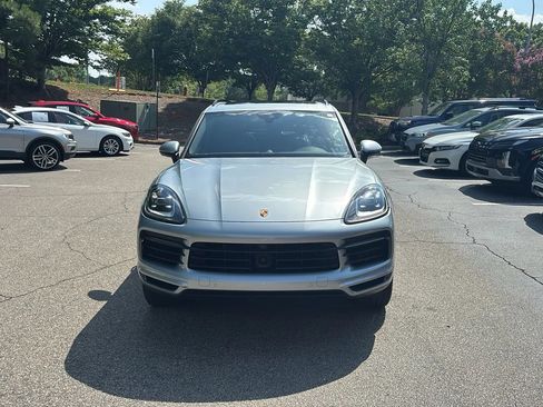 Used 2020 Porsche Cayenne AWD/4WD image 2