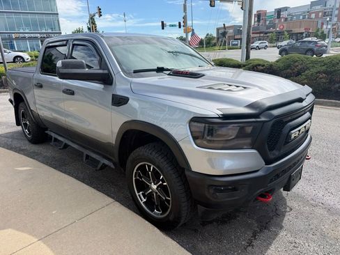Used 2019 RAM 1500 Laramie RWD image 4