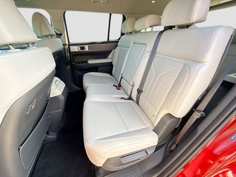 Used 2025 Hyundai Santa Fe SEL FWD image 22