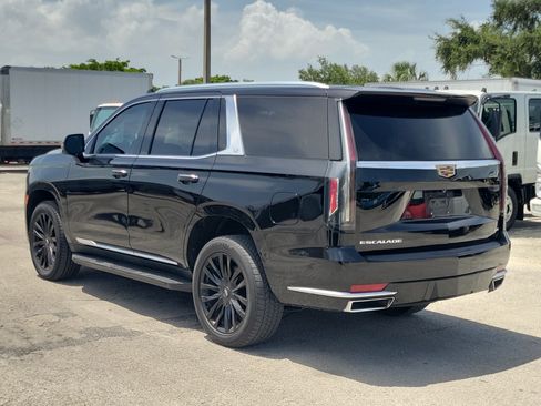 Used 2022 Cadillac Escalade Luxury AWD/4WD image 3
