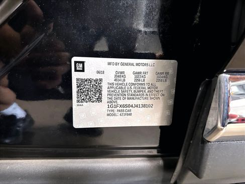 Used 2018 Chevrolet Bolt Premier w/ Driver Confidence II Package FWD image 35