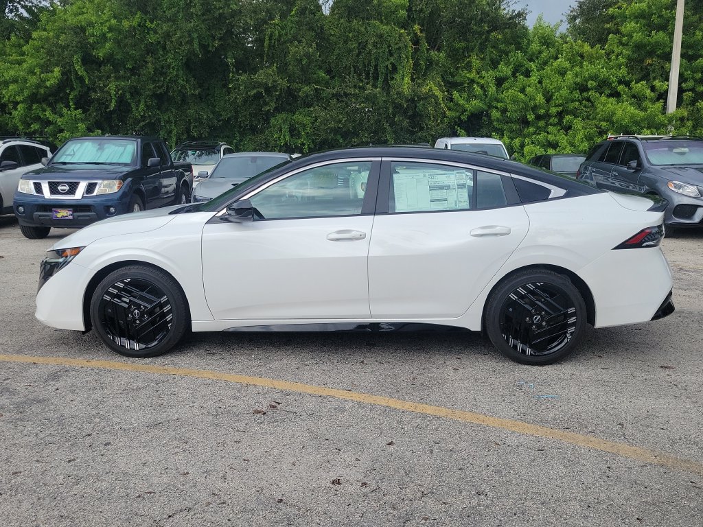 New 2027 Nissan Sentra SR FWD image 9
