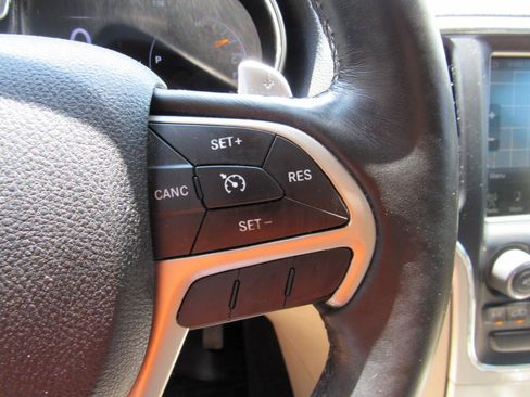 Used 2014 Jeep Grand Cherokee Limited w/ Trailer Tow Group IV AWD/4WD image 23