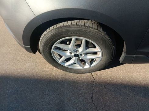 Used 2023 Ford Edge SEL image 33