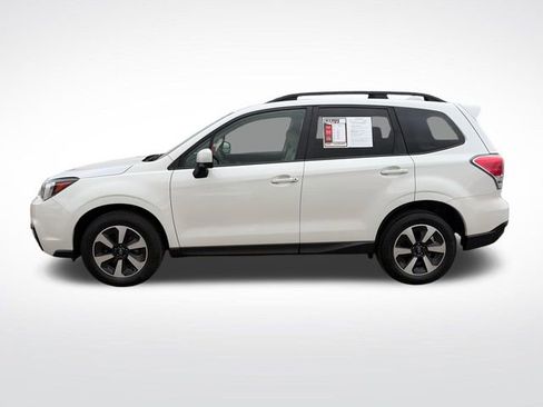 Used 2018 Subaru Forester 2.5i Premium w/ All-Weather Package AWD/4WD image 3