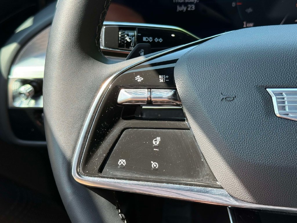 Certified 2024 Cadillac Lyriq Luxury AWD/4WD image 32