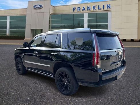 Used 2019 Cadillac Escalade Platinum image 5