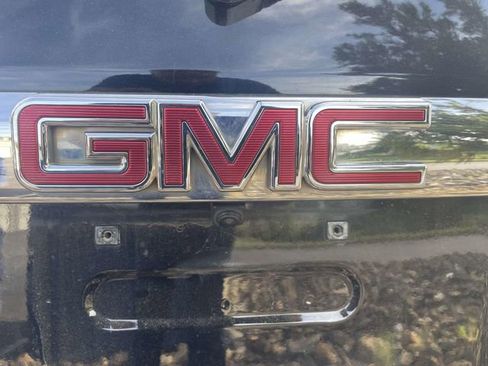 Used 2017 GMC Acadia Denali w/ Technology Package image 11