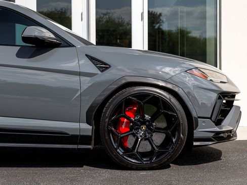 Used 2023 Lamborghini Urus Performante image 20