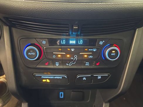 Used 2019 Ford Escape SEL AWD/4WD image 25