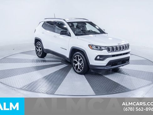 Used 2024 Jeep Compass Latitude AWD/4WD image 13