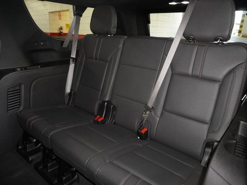 Used 2025 Chevrolet Suburban RST image 10