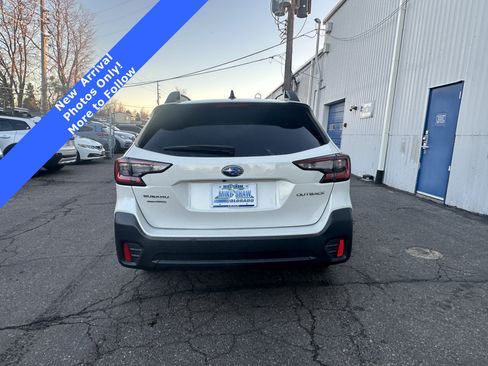 Used 2021 Subaru Outback Premium image 6
