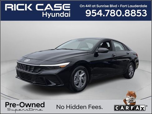 Certified 2025 Hyundai Elantra SE image 1