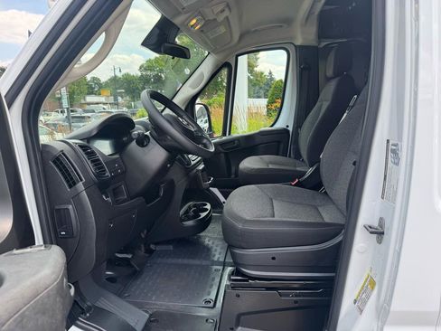 Used 2025 RAM ProMaster 2500 w/ U-Haul Equipment Group FWD image 14