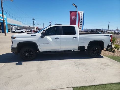 New 2026 Chevrolet Silverado 3500 LT w/ Trail Boss Package AWD/4WD image 7