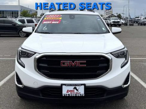 Used 2021 GMC Terrain SLE w/ Driver Convenience Package FWD image 2