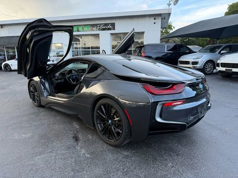 Used 2019 BMW i8 Coupe image 14
