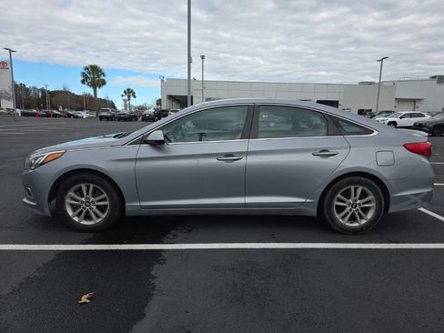 Used 2017 Hyundai Sonata SE image 3