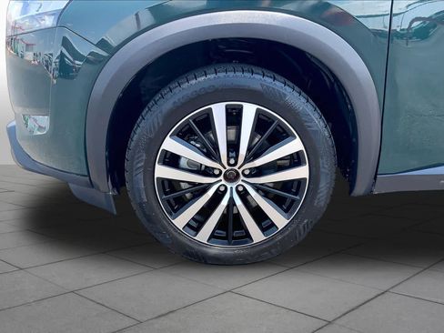 Used 2023 Nissan Pathfinder Platinum FWD image 11
