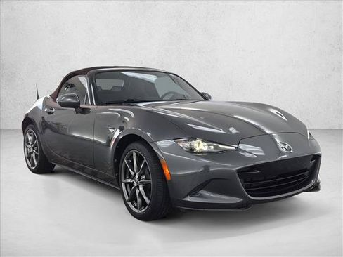 Used 2018 MAZDA MX-5 Miata Grand Touring RWD image 3