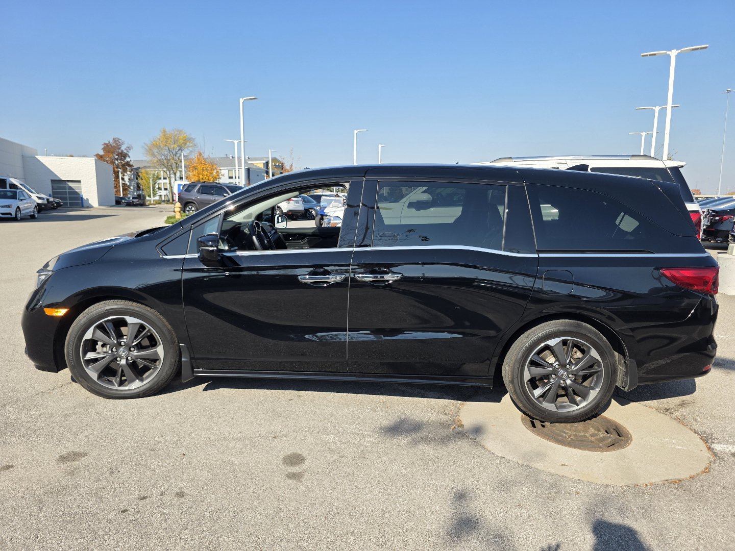 Used 2024 Honda Odyssey Elite image 5