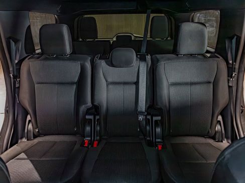 Used 2020 Ford Expedition XLT w/ FX4 Off-Road Package AWD/4WD image 24