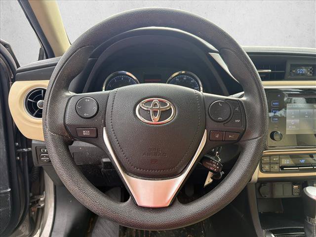 Used 2018 Toyota Corolla LE w/ Carpet Mat Package (TMS) FWD image 14