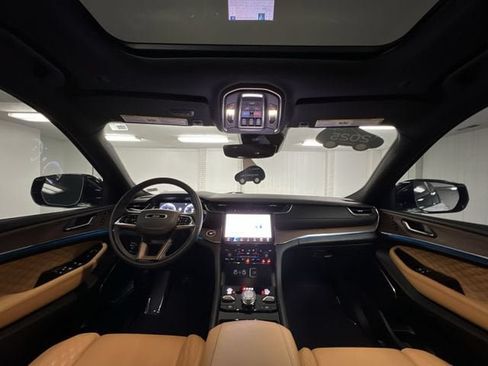 Used 2025 Jeep Grand Cherokee Summit AWD/4WD image 21