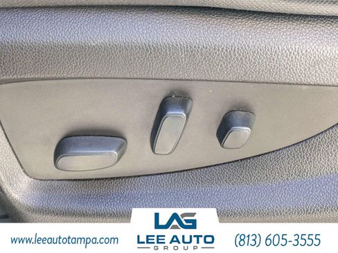 Used 2018 Chevrolet Silverado 1500 LT w/ LT Eassist Package AWD/4WD image 18