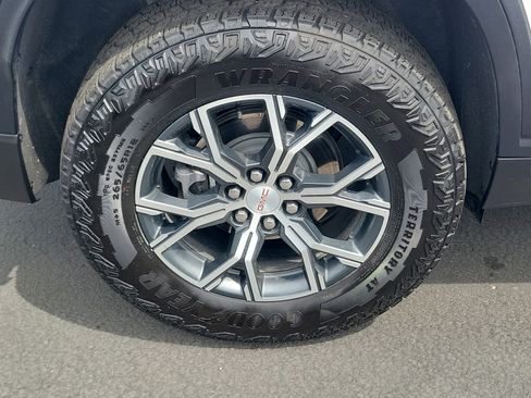 Used 2024 GMC Acadia AT4 w/ Super Cruise Package AWD/4WD image 5