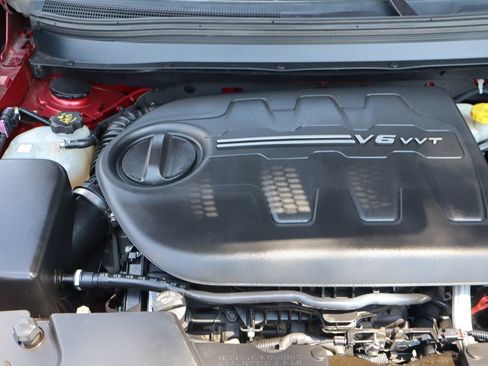 Used 2017 Jeep Cherokee Trailhawk AWD/4WD image 39