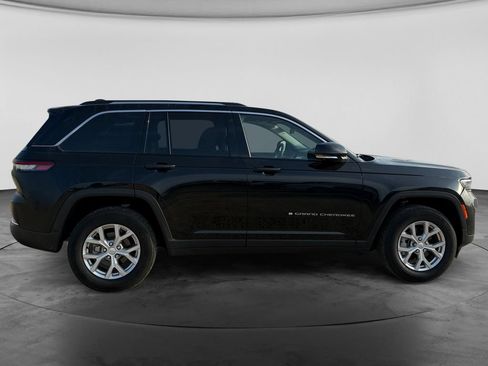 Used 2023 Jeep Grand Cherokee Limited w/ Luxury Tech Group II AWD/4WD image 11