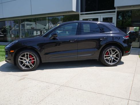Certified 2023 Porsche Macan S AWD/4WD image 2