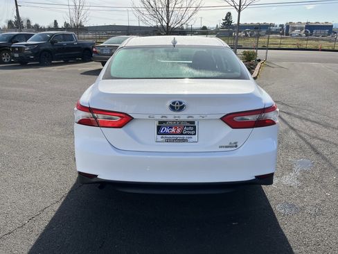 Used 2019 Toyota Camry LE image 4