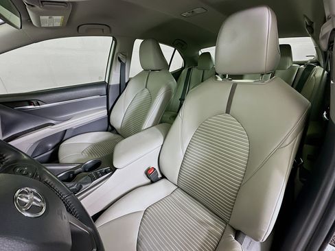 Used 2021 Toyota Camry SE FWD image 13